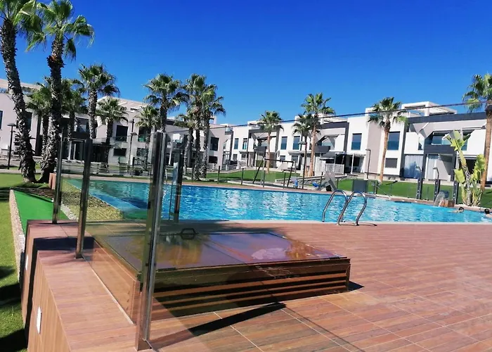 Bright Oasis La Zenia * Οριουέλα